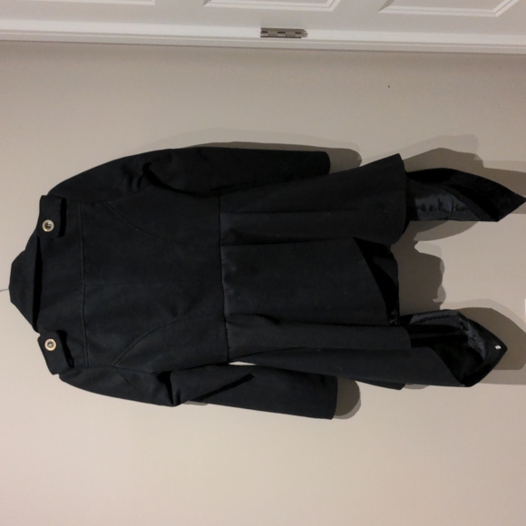 Beautiful,warm black coat - Picture 3 of 3